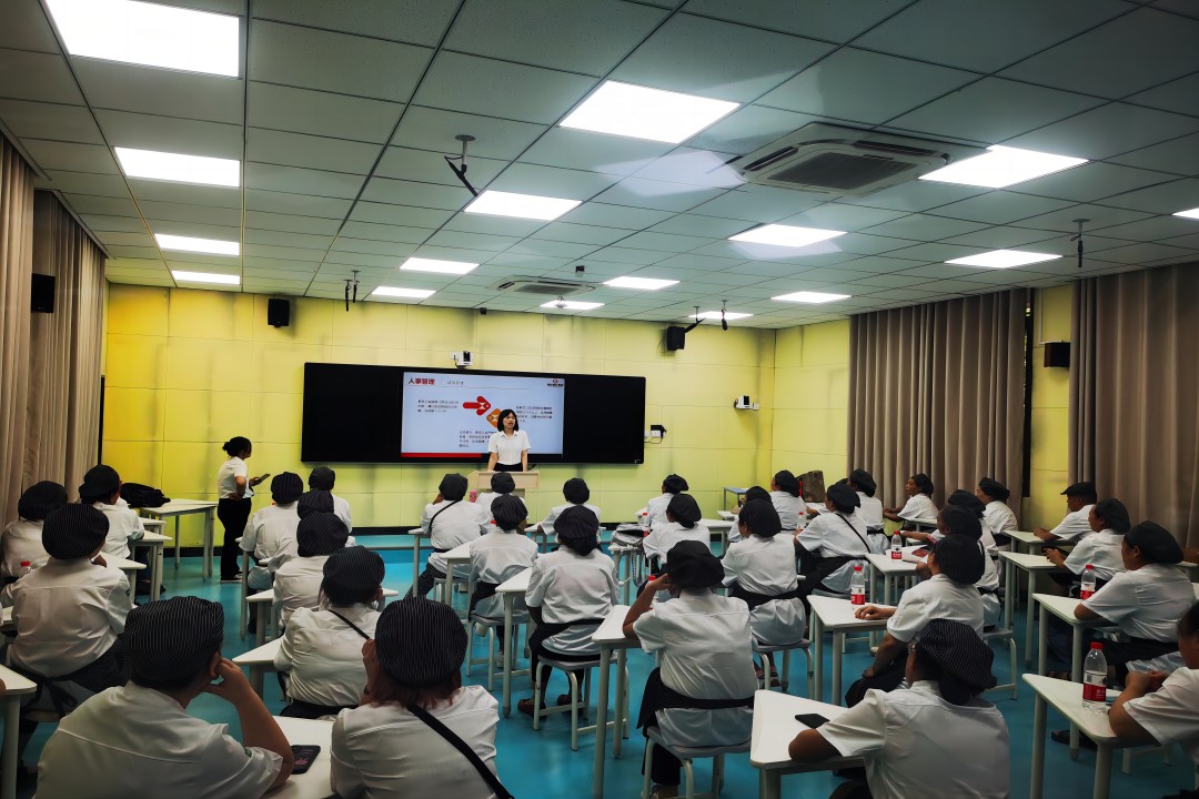 凯时娱乐餐饮集团开展2023年度秋季学期开学前食堂事情职员专项培训