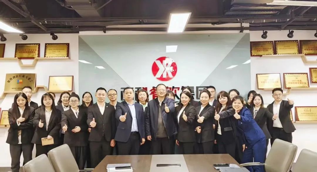 11月员工大会圆满召开，，，为冲刺年度目的而起劲！