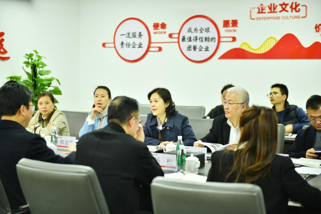 四川省商务厅副厅长尹奇志一行莅临凯时娱乐餐饮集团调研指导